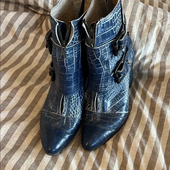 Freebird by Steven Navy Crocodile Heeled Boots - Picture 2 of 4